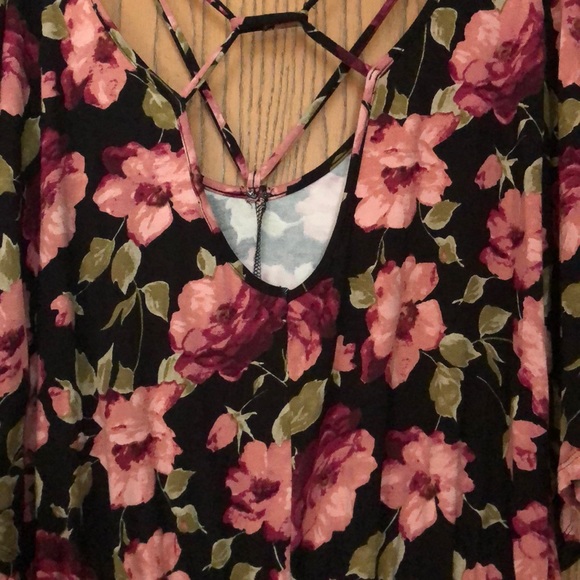 Romper - Picture 2 of 3